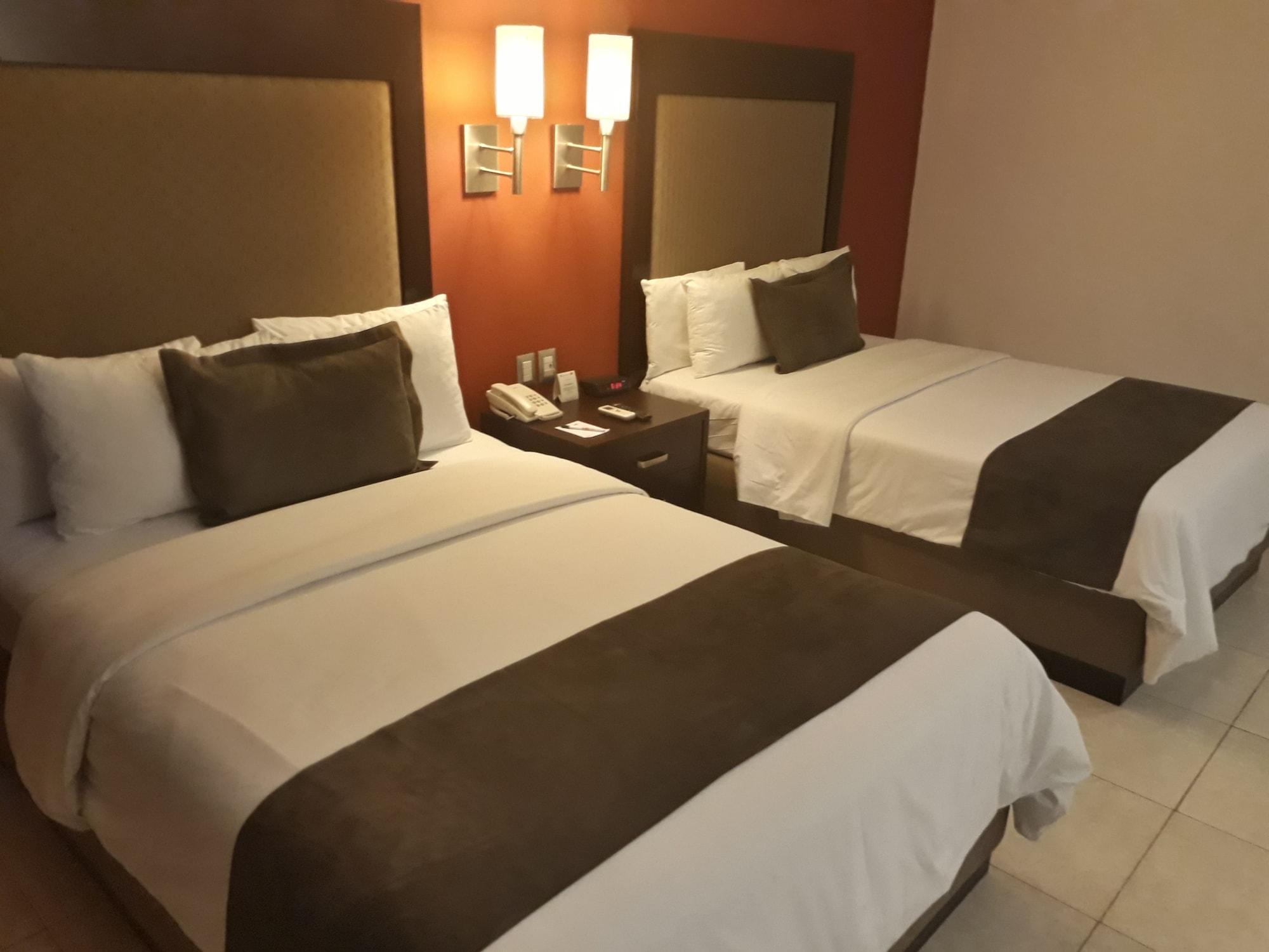 Hotel & Suites Pf Kota Meksiko Bagian luar foto