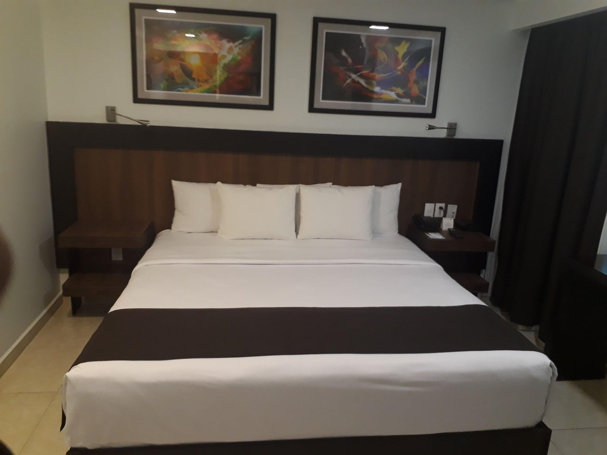 Hotel & Suites Pf Kota Meksiko Bagian luar foto
